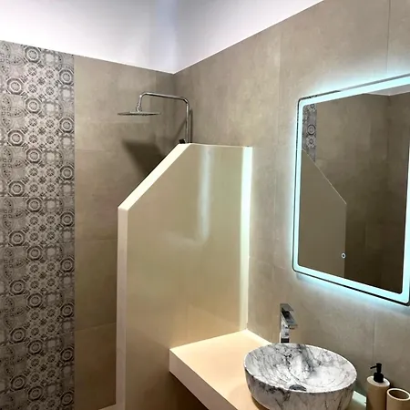 Aqualis * אדאמאס